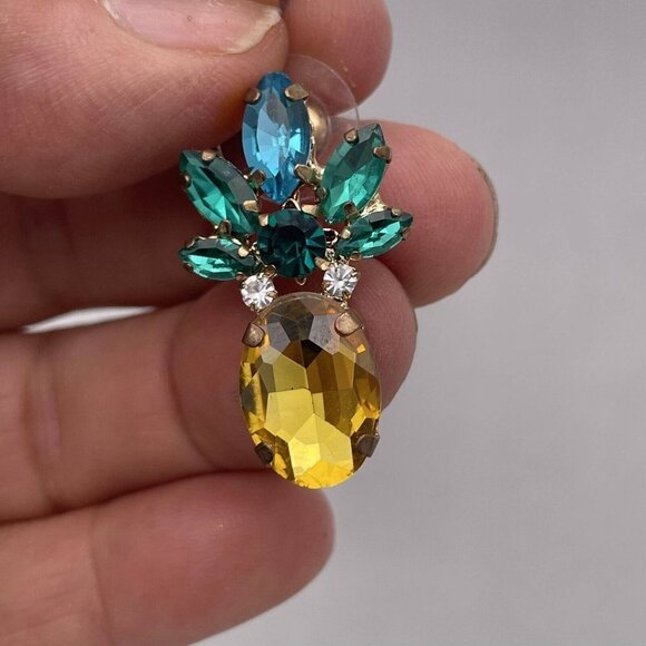 Faceted Crystal Rhinestone Pineapple Fashion Earrings - Picture 4 of 6